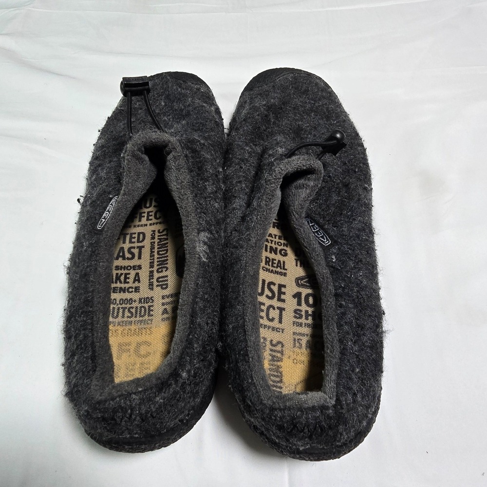 KEEN Howser II Slipper Mens 11 Grey Wool Faux Fur Lining Bungee Clog 1025550 - Picture 2 of 9